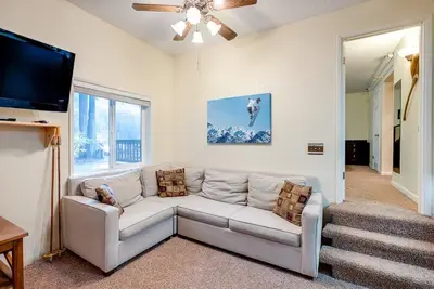 Image de Snowline Lodge Condo #36 - Shared Wi-Fi - Pets Ok