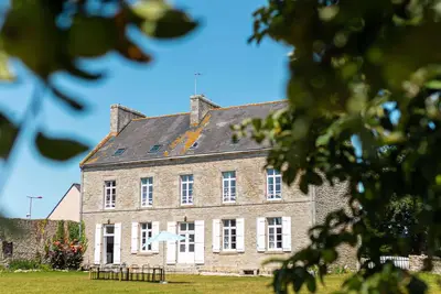 Image de Large & Charming house \/ 5 mins from beach \/ 6 Bedrooms