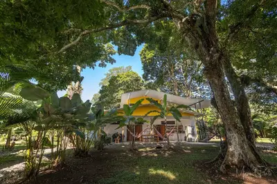 Image de Spacious Private Villa Near Beach - Saltwater Pool - Sleeps 9