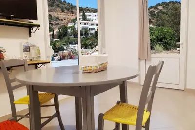 Image de Spacious apartment with mountain views, large garden and terrace. Ideal location