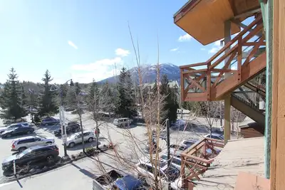 Image de Marketplace Lodge #202 | 1 Bedroom + Den with Kitchen and Fireplace