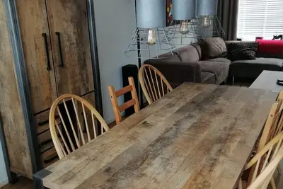 Image de Vacation home Emmastraat with summer house for up to 9 people!