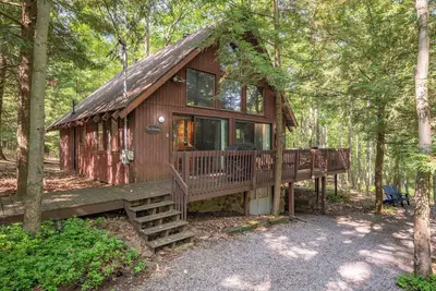 Image de The Hideaway: Lake Area, Outdoor Fireplace, Video Games, Hot Tub!