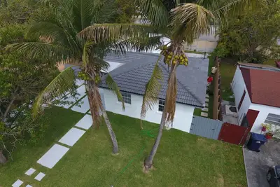 Image de \"Amazing House For Big Family4 Bd/3 BATHThe house capacity it’s for 10 people.