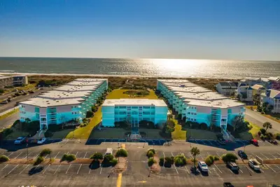 Image de SeaSpray 117 Located in Oceanfront Complex Ocean Views Steps Away from Beach
