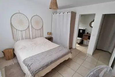 Image de Chambre cocooning - 5 min > Jarry - 15 min > plage