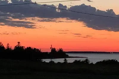 Image de The Homestead, waterview beach house for families making memories in Pei!