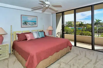 Image de Rent this Luxury 5 Star Apartment on The Anchorage, Siesta Key Apartment 1008