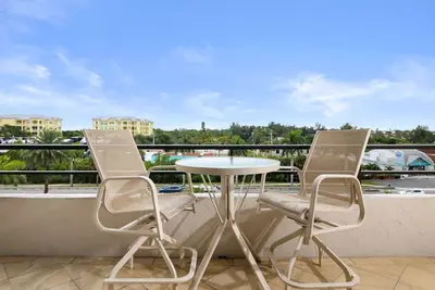 Image de Rent the Perfect 2 Bedroom Apartment on The Anchorage, Siesta Key Apartment 1016