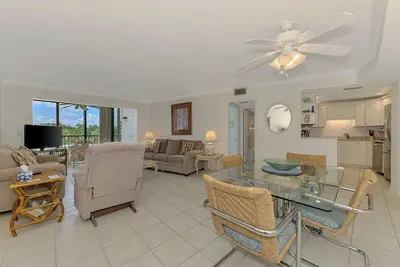 Image de Water view from the lanai! Siesta Key Vacation!