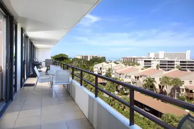 Image de Rent the Perfect 3 Bedroom Apartment on The Anchorage, Siesta Key Apartment 1022
