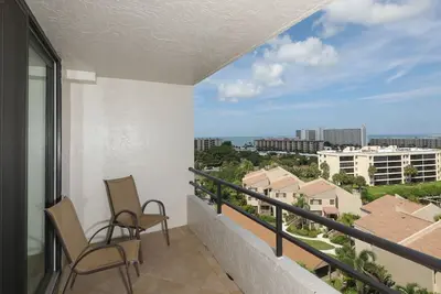 Image de Rent the Perfect 2 Bedroom Apartment on The Anchorage, Siesta Key Apartment 1031