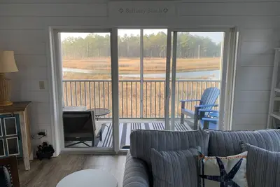 Image de Tranquil escape in Bethany Bay. Relax at the 2 Br Condo with nature views.