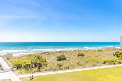 Image de Ocean Vue - 1br Surf Condo - Swimming Pool & Ocean Views!