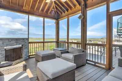 Image de Here And Now: Amazing Ocean, Marsh and Lighthouse Views