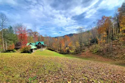 Image de Secluded mountain cabin w. amazing views on 12 acres 3 miles to Blue Ridge Pkwy!