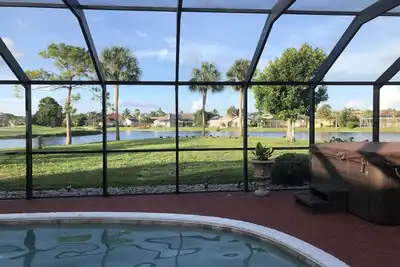 Image de Lovely Lakeside Home in Spanish Wells Golf Community
