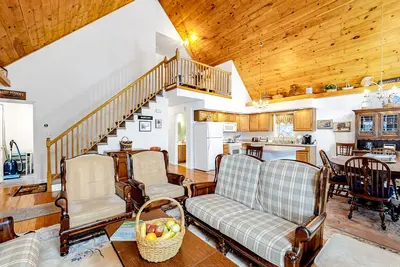 Image de Perfect Home Away near Town & Skiing w/ Private Gas Grill, Large Deck