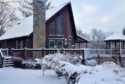 Image de Welcome to Lazy Deer Cabin!