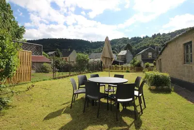 Image de Appartement T3 avec Jardin Privatif et Wifi à Mont-Dore, Rénové, Parking et Garage Inclus