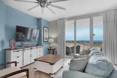 Image de 🌅Palms 1602 Updated Condo 🌴Beach Nearby + Lagoon Pool