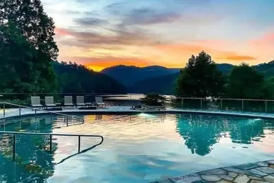 Image de Top Rated Bear Lake Reserve Condo - Overlooking Bear Creek Lake w\/Amazing Views!
