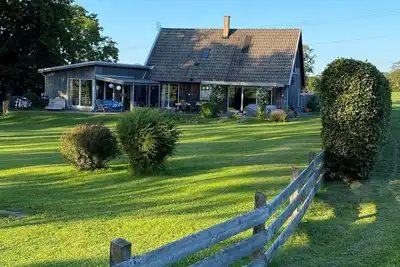 Image de Modern house in a quiet and rural setting