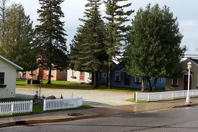 Image de Rainbow Cabins (Blue Cabin #2)