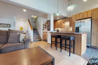 Image de Modern Mountain Haven - Walk to Slopes/Canyon Lodge