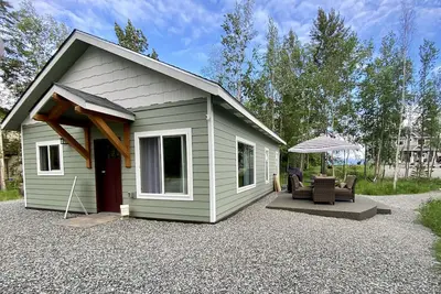 Image de Wild Rose Cottage on Private homestead. Mountain View from property!