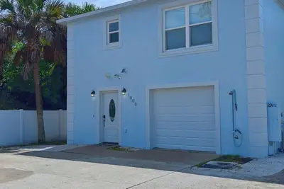 Image de Sun & Surf Beach House - Family Friendly - Steps to the Beach
