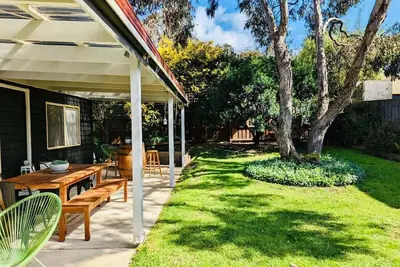 Image de Tranquil Coastal Escape - Close to Beach, Parks and Shops