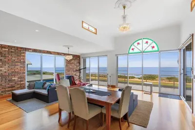 Image de Bayfront Bliss with Spa, Views and Fire