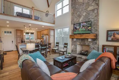 Image de Contemporary Mountain Home with Views