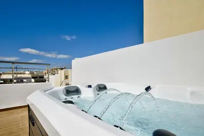 Image de Lovely Two Floors Apartment with Terrace & Jacuzzi