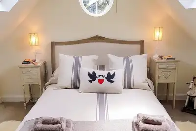 Image de Cotswold Luxury, Cirencester, walks, pubs, shops