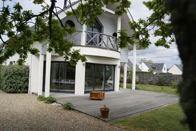 Image de Maison entre ciel, mer et terre