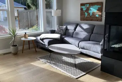 Image de New Modern House Close to Downtown Victoria