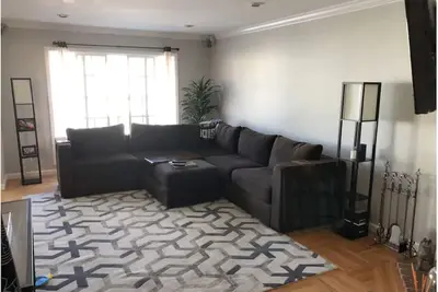 Image de Remodeled Furnished Home Near Ocean Beach
