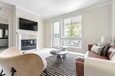 Image de Crisp San Mateo 1br w/ Pool, Spa, Parking, walk to Shops by Blueground