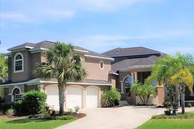 Image de Resort Style Pool, Dock, Pickleball, Kayaks, + so much more!