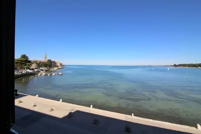 Image de Appartement de vacances Poreč pour 1 - 6 personnes avec 3 chambres à coucher - Maison mitoyenne