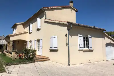 Image de Villa de charme 220m² avec piscine (chauffée) en Provence, classé 4 étoiles ****