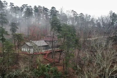 Image de Lagniappe Lodge -18 acres of amazing views and 2 waterfalls, with Internet! !