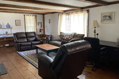 Image de This cozy apartment is situated on 20 acres with a distant view of Sebago Lake.