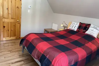 Image de Chalet l'Oasis avec plage privée au bord de l’eau (lac) et spa creusé