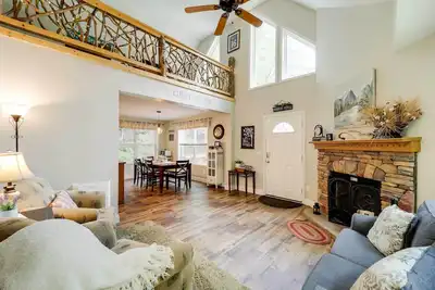 Image de 'Greystone' Creekside Cabin: Hike, Fish & Explore!