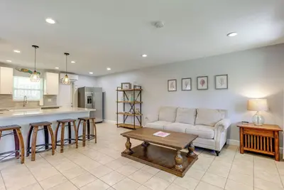 Image de < 3 Mi to Juno Beach: Coastal Townhome w/ Patio!