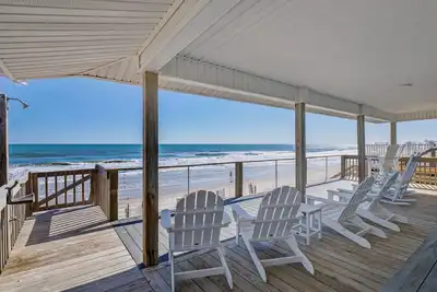 Image de Modern Oceanfront Luxury Topsail Island Beach House Walkable to Surf City Pier