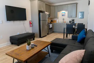 Image de 🔥 Close 2 Waters ❤️ | Sleeps 4 W\/ W+D +Near Casinos